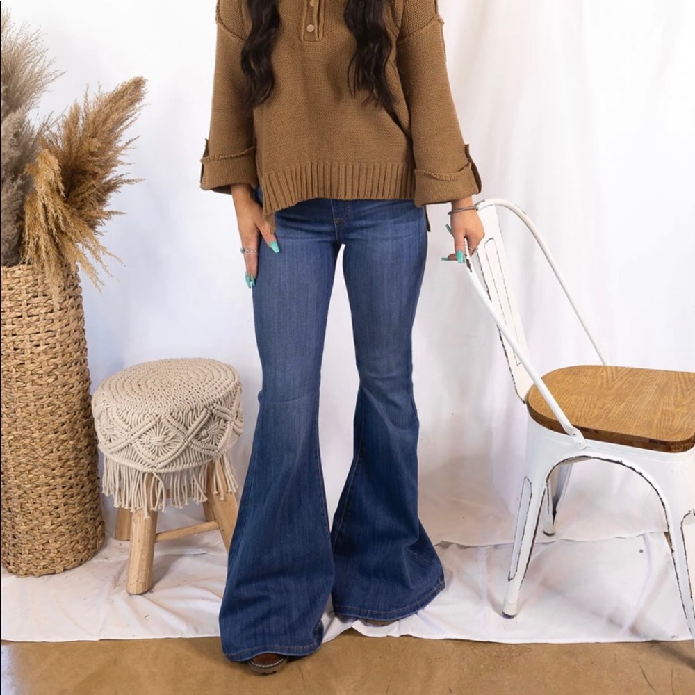 Size 11/30 Judy Blue flare Jeans. NWT